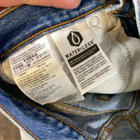 Levi's‎ Premium Wedgie Fit Jeans Women Size 25 Blue Cotton Raw Frayed Hem Ripped - Picture 11 of 13